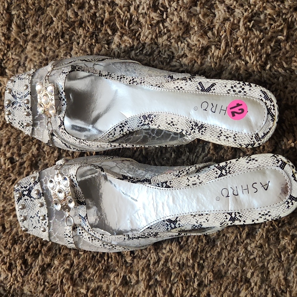 Ashro Women's Snakeskin Slip-On 12 - Picture 7 of 9